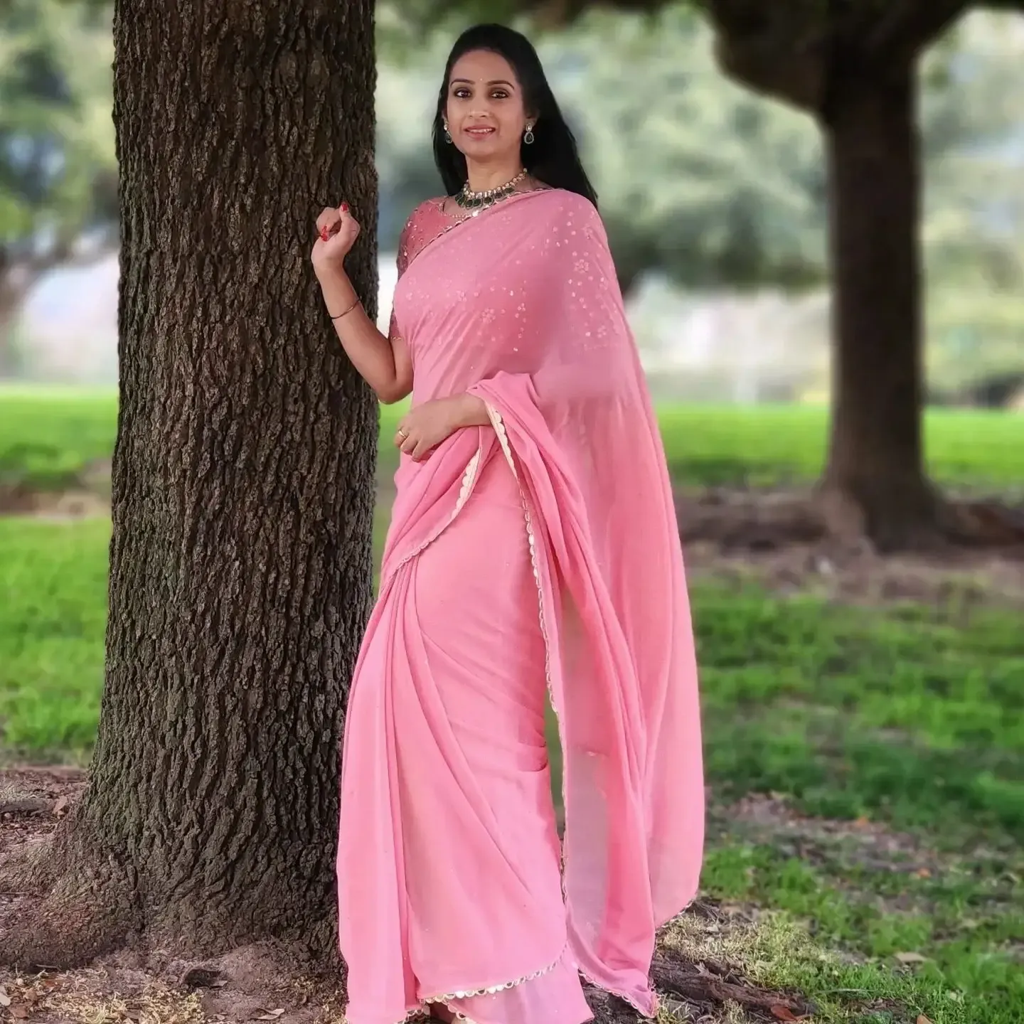 Beautiful Indian actress Laya in Traditional Pink saree